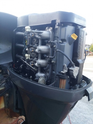 เรือเร็ว 15 ที่นั่ง E280 เครื่อง YAMAHA 100แรง 2เครื่อง  เรือสวยมากใช้แค่ 500 ชม.