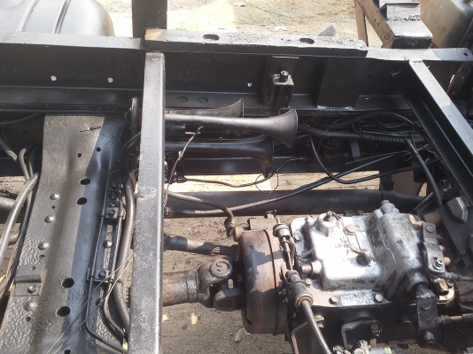 ขอบคุณป๋าอิ๊ดร้านคนไทยวัสดุ ท่าตะโก ที่ไว้วางใจครับ ขายร็อกกี้ FRR12DA- เครื่อง 6BG1-175แรง ปี46 แอร์ เพาเวอร์ ทริฟฟี่ CD ยาง8.25/16 รถนอกทั้งคัน สวยพร้อมใช้  เล่มพร้อม