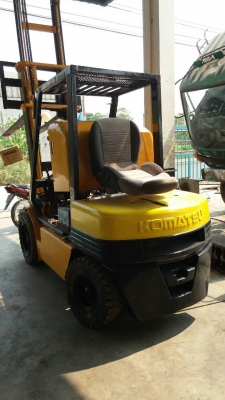 ขายรถโฟลกลิฟต์ โคมัสสุ 3 ตัน ยกสูง 6 เมตร 200,000