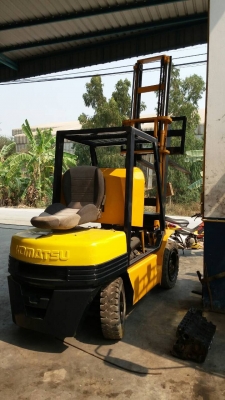 ขายรถโฟลกลิฟต์ โคมัสสุ 3 ตัน ยกสูง 6 เมตร 200,000