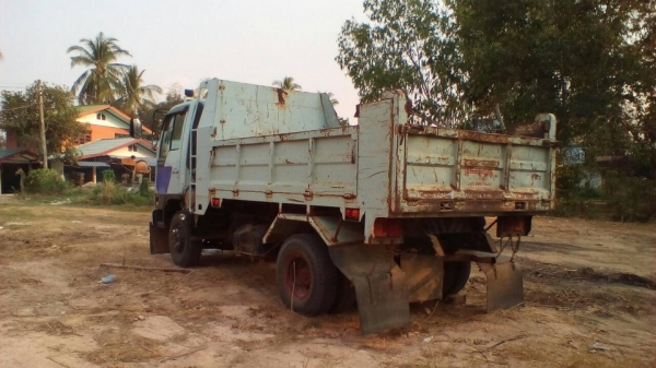 6ล้อดั้มดิน HINO RANGER FC3J-JO7C 170 แรง สมอเงิน รถประกอบ ปี54 เครื่อง/เกียร์ เดิม แน่นดี ช่วงล่างใหญ่ Fหน้า-หลัง ครบ พาวเวอร์/ทริฟฟี่/แอร์ ครบ ดั้มเหล็ก5ตัน3.60ม.ยิงหน้า ยาง8.25/16 ตามสภาพ พร้อมใช้งาน เล่มทะเบียน ครบ **ขาย HINO FC3