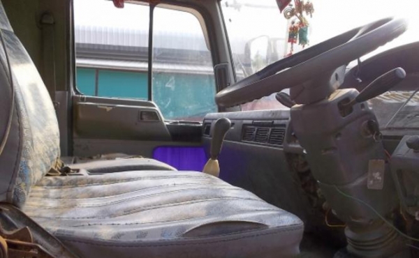 6ล้อดั้มดิน HINO RANGER FC3J-JO7C 170 แรง สมอเงิน รถประกอบ ปี54 เครื่อง/เกียร์ เดิม แน่นดี ช่วงล่างใหญ่ Fหน้า-หลัง ครบ พาวเวอร์/ทริฟฟี่/แอร์ ครบ ดั้มเหล็ก5ตัน3.60ม.ยิงหน้า ยาง8.25/16 ตามสภาพ พร้อมใช้งาน เล่มทะเบียน ครบ **ขาย HINO FC3