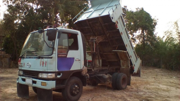 6ล้อดั้มดิน HINO RANGER FC3J-JO7C 170 แรง สมอเงิน รถประกอบ ปี54 เครื่อง/เกียร์ เดิม แน่นดี ช่วงล่างใหญ่ Fหน้า-หลัง ครบ พาวเวอร์/ทริฟฟี่/แอร์ ครบ ดั้มเหล็ก5ตัน3.60ม.ยิงหน้า ยาง8.25/16 ตามสภาพ พร้อมใช้งาน เล่มทะเบียน ครบ **ขาย HINO FC3