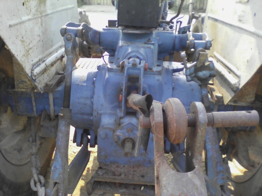 ขายรถไถFORDรุ่น6610รุ่น3  ปั๊มกลมไอดีโตคานหน้า คาลาโล่  ไม่มีทะเบียน