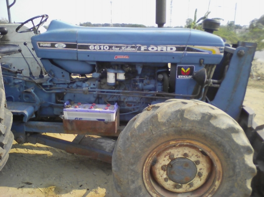 ขายรถไถFORDรุ่น6610รุ่น3  ปั๊มกลมไอดีโตคานหน้า คาลาโล่  ไม่มีทะเบียน