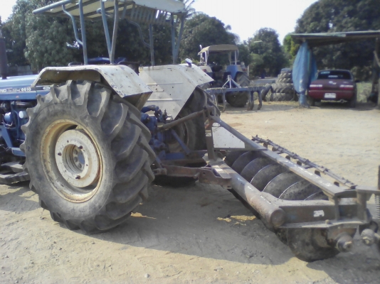 ขายรถไถFORDรุ่น6610รุ่น3  ปั๊มกลมไอดีโตคานหน้า คาลาโล่  ไม่มีทะเบียน