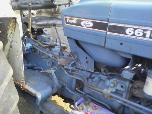 ขายรถไถFORDรุ่น6610รุ่น3  ปั๊มกลมไอดีโตคานหน้า คาลาโล่  ไม่มีทะเบียน