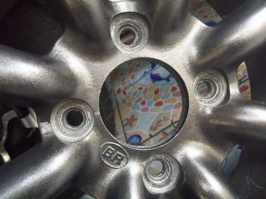 กล้วยแท้เจแปน BR 4 รู 114 ขอบ 15 ติดยางคัมโฮ กล้วยแท้เจแปน BR 4 รู 114 ขอบ 15 ติดยางคัมโฮ