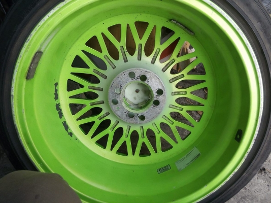 แม็ก 17 กว้าง 8 ลายบีบีเอส พร้อมยาง สภาพดี 8900 บาท