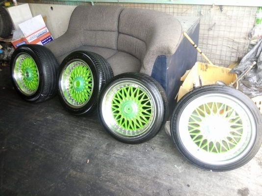 แม็ก 17 กว้าง 8 ลายบีบีเอส พร้อมยาง สภาพดี 8900 บาท