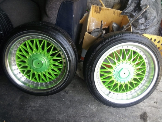 แม็ก 17 กว้าง 8 ลายบีบีเอส พร้อมยาง สภาพดี 8900 บาท