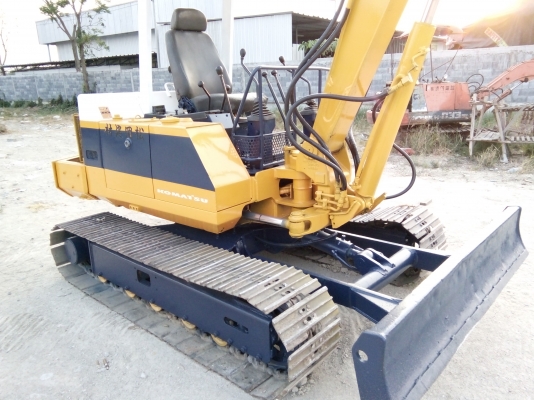 ขายแบ็คโฮ  KOMATSU   PC40-6 ใช้งานได้ดีราคาถูกๆ