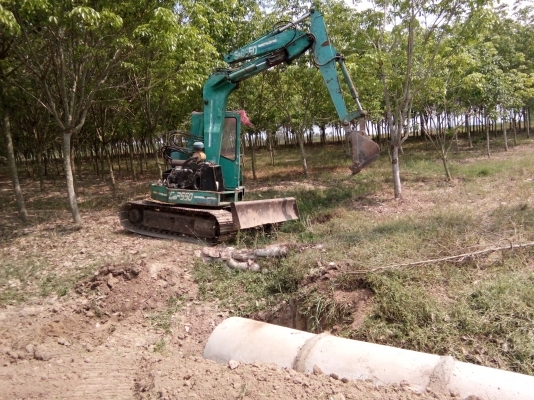 ขายแบ็คโฮมิสซู550 ขนาดเท่าPC50 ใช้งานได้ดีราคาถูกๆ