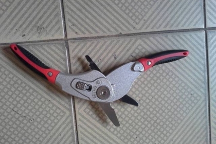 ขายคีมตัดย้ำสายไฟฟ้าในตัวเดียวกันKing Eagle Made in Taiwan.