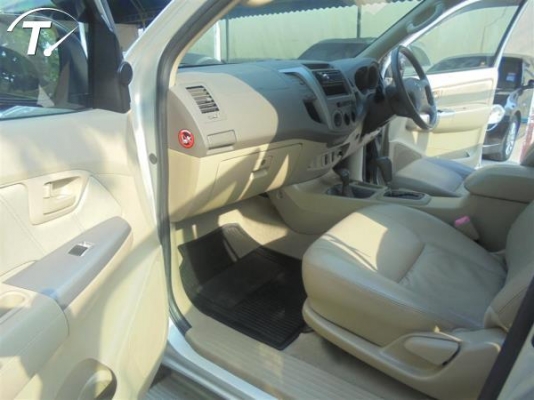 2011 TOYOTA HILUX VIGO, 3.0 G DBL CAB 4WD โฉม DOUBLE CAB สีบรอนซ์เงิน เกียร์ออโต้ ทะเบียน ญบ8051 กรุงเทพฯ