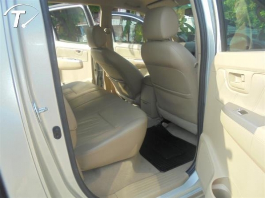 2011 TOYOTA HILUX VIGO, 3.0 G DBL CAB 4WD โฉม DOUBLE CAB สีบรอนซ์เงิน เกียร์ออโต้ ทะเบียน ญบ8051 กรุงเทพฯ