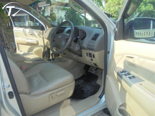 2011 TOYOTA HILUX VIGO, 3.0 G DBL CAB 4WD โฉม DOUBLE CAB สีบรอนซ์เงิน เกียร์ออโต้ ทะเบียน ญบ8051 กรุงเทพฯ