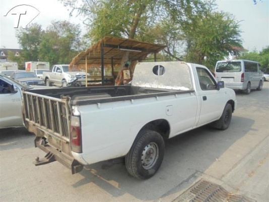 NISSAN FRONTIER, 2.5 โฉม SINGLECAB สีขาว เกียร์ธรรมดา