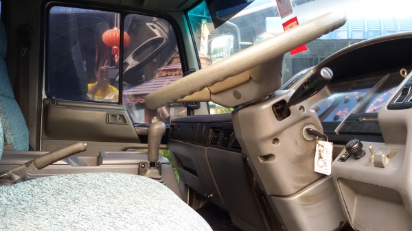 ขายรถ 6 ล้อใหญ่ HINO สิงไฮเทคเครื่อง. Jo8c เทอโบ. อินเตอ. กะบะ ยาว 9.5 เมตร ตัวยาวพิเศษ ยางเลเดียล 6 เส้น เต็มๆ แอร์ กระจกไฟฟ้า. สภาพสวยเดิม  เครื่องดี คัชชีสวย  ชอบยาวต้องคันนี้เลยครับ ไฟแนนได้600000พร้อมใช้งานเลยครับ