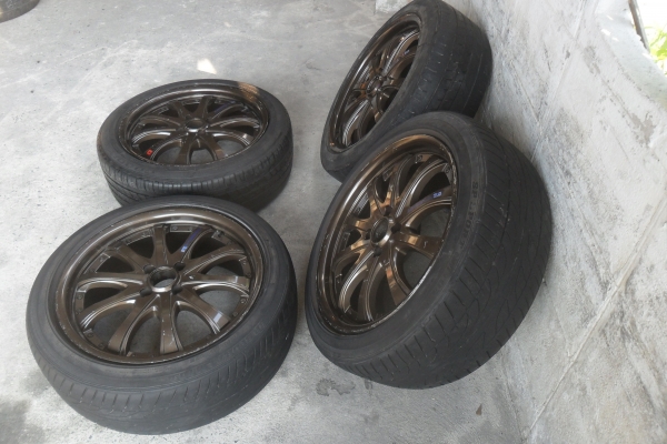 ล้อแม็ก17นิ้ว4รุ100 พร้อมยาง สวยๆ 4 ล้อ ราคา 6800 บาท