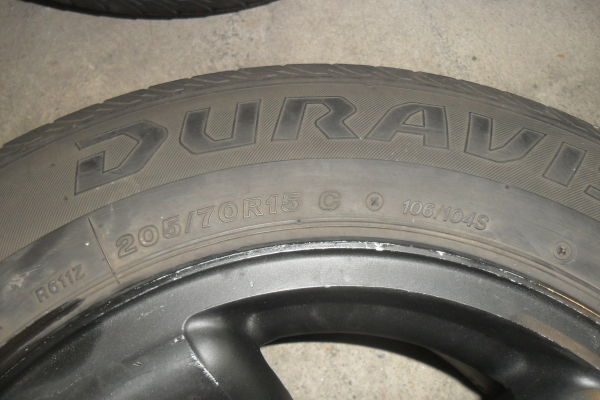 ล้อแม็ก15นิ้ว6รู พร้อมยาง สวยๆ 4 ล้อ ราคา 6850 บาท ล้อแม็ก15นิ้ว6รู พร้อมยาง สวยๆ 4 ล้อ ราคา 6850 บาท