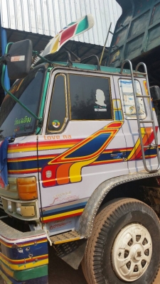 ขายรถบรรทุกสิบล้อดัมพ์ Hino F18 เครื่อง HO7C-185 แรง 2 เพลา กระบะดัมพ์ ยาง 80\% ทะเบียนพร้อมโอน