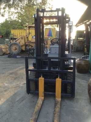 +++ ขายโฟล์คลิฟท์ KOMATSU FD25-11 ขนาด 2.5 ตัน เครื่องยนต์ดีเซล เสา 3 เมตร เ กียร์ธรรมดา งา 1,070 มม. ยางลม +++ ขายโฟล์คลิฟท์ KOMATSU FD25-11 ขนาด 2.5 ตัน เครื่องยนต์ดีเซล เสา 3 เมตร เ กียร์ธรรมดา งา 1,070 มม. ยางลม