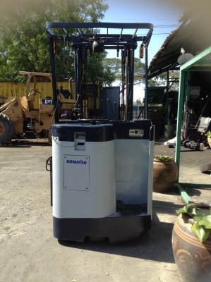 +++ ขายโฟล์คลิฟท์ไฟฟ้ายืนขับ    KOMATSU FBR 14-7  ขนาด  1.4  ตัน  เสา  4  เมตร   (พร้อมตู้ชาร์จ  ใช้ไฟบ้าน)  งา  1,070  มม.