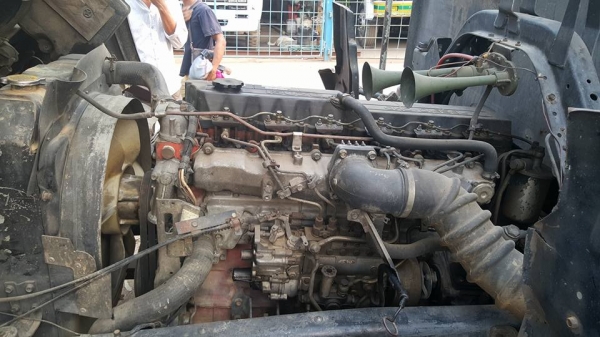 ร๊อกกี้นางฟ้า 195 แรง 10 ล้อเพลาเดียวยาว 7.20 กระบะเลส พร้อมใช้งาน รถสวยจัด