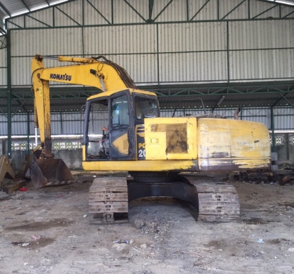 ขายด่วน!! KOMATSU PC200-7 ค่ะ