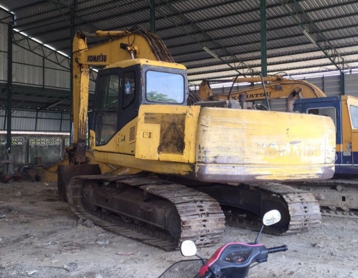 ขายด่วน!! KOMATSU PC200-7 ค่ะ
