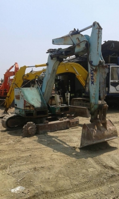 ขายรถขุด ขนาด 5 ตัน ยี่ห้อ HANIX รุ่น S&amp;B 550 ราคา 300,000 บาท