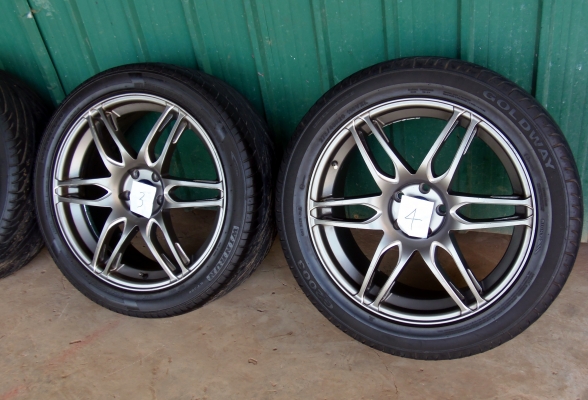 ขาย แม็ก พร้อมยางขอบ20 กว้าง10 นิ้ว 5รู8/1/2 ยีห้อVIA 690KG