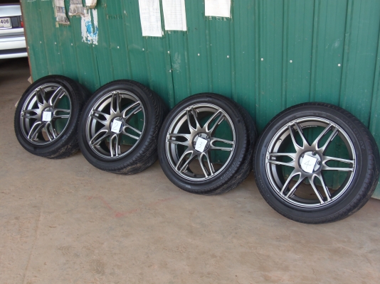 ขาย แม็ก พร้อมยางขอบ20 กว้าง10 นิ้ว 5รู8/1/2 ยีห้อVIA 690KG