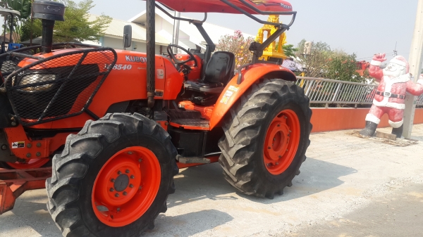 ** ราคา 695,000 ** KUBOTA M8540 ใบดัน+ผาน รถเดิมทั้งคัน สีเดิม เครื่องเดิม ไม่เคยทำ .