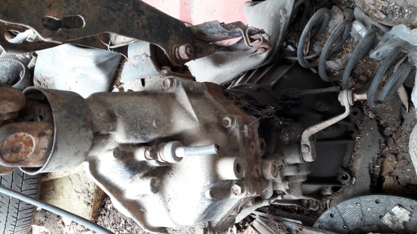 เกียร์ธรรมดา 5 เกียร์ รถตู้หัวจรวดชนเครื่อง 3L