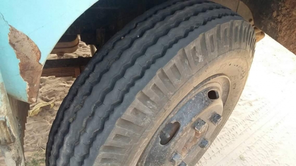 ขายรถ6ล้อ ISUZU เครื่อง100แรง ยาว4.30เมตร ยางดี สภาพสวยพร้อมใช้งาน เอกสารพร้อมโอน สนใจโทร 090-8588220คุณนะ 093-3258446คุณบิว หรือเข้าดูสินค้าอื่นๆได้ที่ www.truck.in.th/498 หรือเพจFacebook ณรงค์ ซื้อขายรถมือสอง (เว็บไซต์ส่วนตัว) หรือFacebook คุณนะ รถบรรทุ