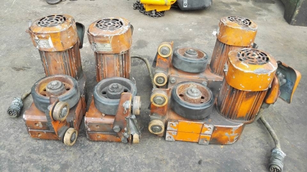 *** Sold *** มอเตอร์เกียร์ตัวเดินเครนรางบีม DAIFUKU GEAR SUMITOMO มีเบรค 380V ทด 1:21 ความเร็ว 70 RPM. สดนอกลงตู้พร้อมใช้!!