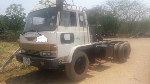 สิบล้อหัวคัสซี HINO KT920 ราคาต่อรองได้