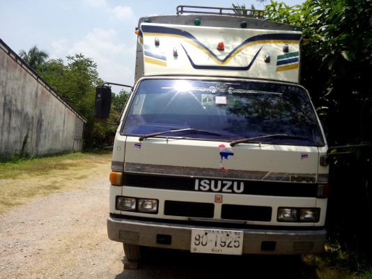 6ล้อNPR. 115 แรงม้า  เครื่อง4BD1. คัชซี่สวยมาก  รถห้างแท้  พร้อมใช้งาน  เล่มติดมือ..