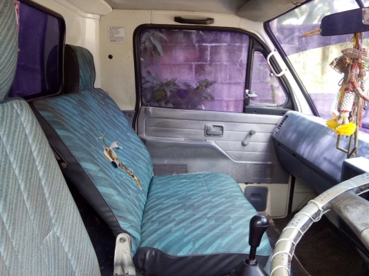 6ล้อNPR. 115 แรงม้า  เครื่อง4BD1. คัชซี่สวยมาก  รถห้างแท้  พร้อมใช้งาน  เล่มติดมือ..