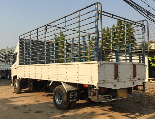 ขายหกล้อ HINO 175 แรงม้า รุ่น FC9JJLA ซีรีส์500 สภาพป้ายแดง รถ 2 ปี ไมล์ 40,xxx กม. ยางเต็ม กระบะคาร์โก้ 5.60 เมตร