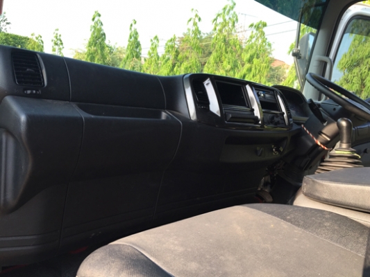 ขายหกล้อ HINO 175 แรงม้า รุ่น FC9JJLA ซีรีส์500 สภาพป้ายแดง รถ 2 ปี ไมล์ 40,xxx กม. ยางเต็ม กระบะคาร์โก้ 5.60 เมตร