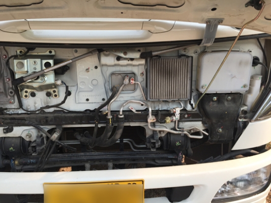 ขายหกล้อ HINO 175 แรงม้า รุ่น FC9JJLA ซีรีส์500 สภาพป้ายแดง รถ 2 ปี ไมล์ 40,xxx กม. ยางเต็ม กระบะคาร์โก้ 5.60 เมตร