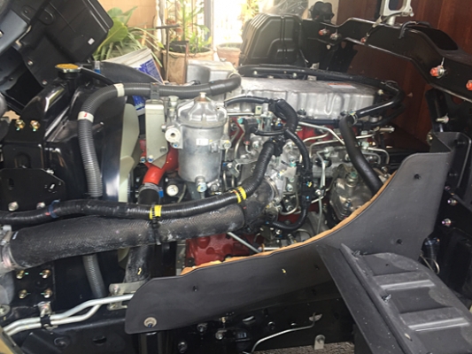 ขายหกล้อ HINO 175 แรงม้า รุ่น FC9JJLA ซีรีส์500 สภาพป้ายแดง รถ 2 ปี ไมล์ 40,xxx กม. ยางเต็ม กระบะคาร์โก้ 5.60 เมตร