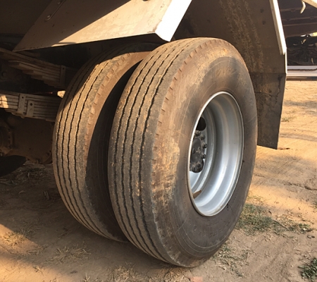 ขายหกล้อ HINO 175 แรงม้า รุ่น FC9JJLA ซีรีส์500 สภาพป้ายแดง รถ 2 ปี ไมล์ 40,xxx กม. ยางเต็ม กระบะคาร์โก้ 5.60 เมตร