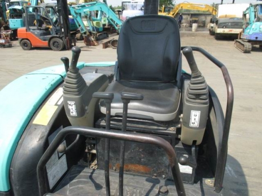 CATERPILLAR 303 CR ปี 2005 ราคา 460,000 บาทเก่านอกมีเอกสาร