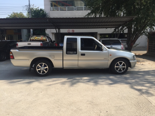 Isuzu2500slx