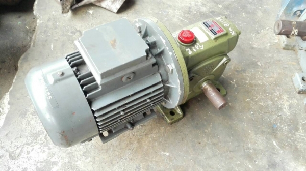 เกียร์ทด Li ming พร้อมมอเตอร์ 1 HP 380V ทด 1:10 สภาพสวย วิ่งเงียบพร้อมใช้งาน