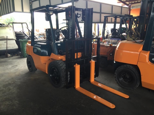 ขาย ฟอล์คลิฟต์ 3 ตัน TOYOTA 7FD30 รถสภาพสวยพร้อมใช้งาน ขาย ฟอล์คลิฟต์ 3 ตัน TOYOTA 7FD30 รถสภาพสวยพร้อมใช้งาน